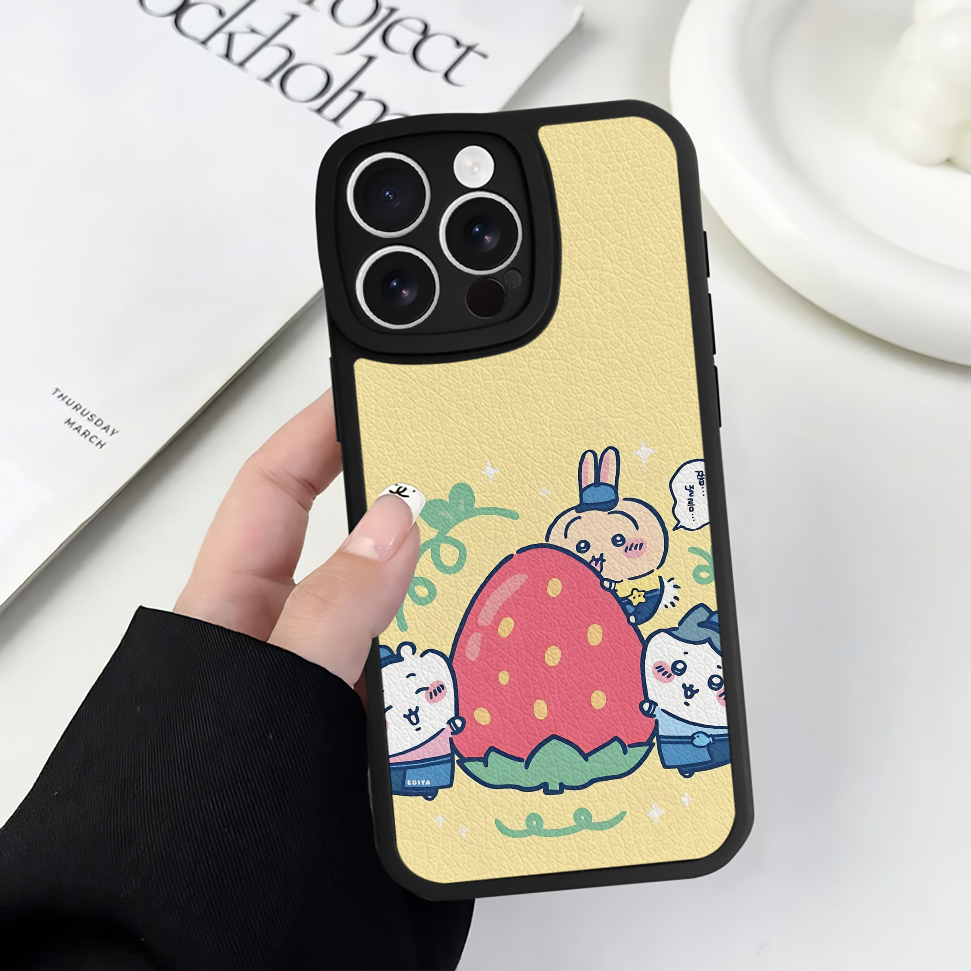（画像用） ちいかわ Chii-kawa 【iPhone 16シリーズ対応】シリコンスマホケース（レザー調） 材質：シリコン